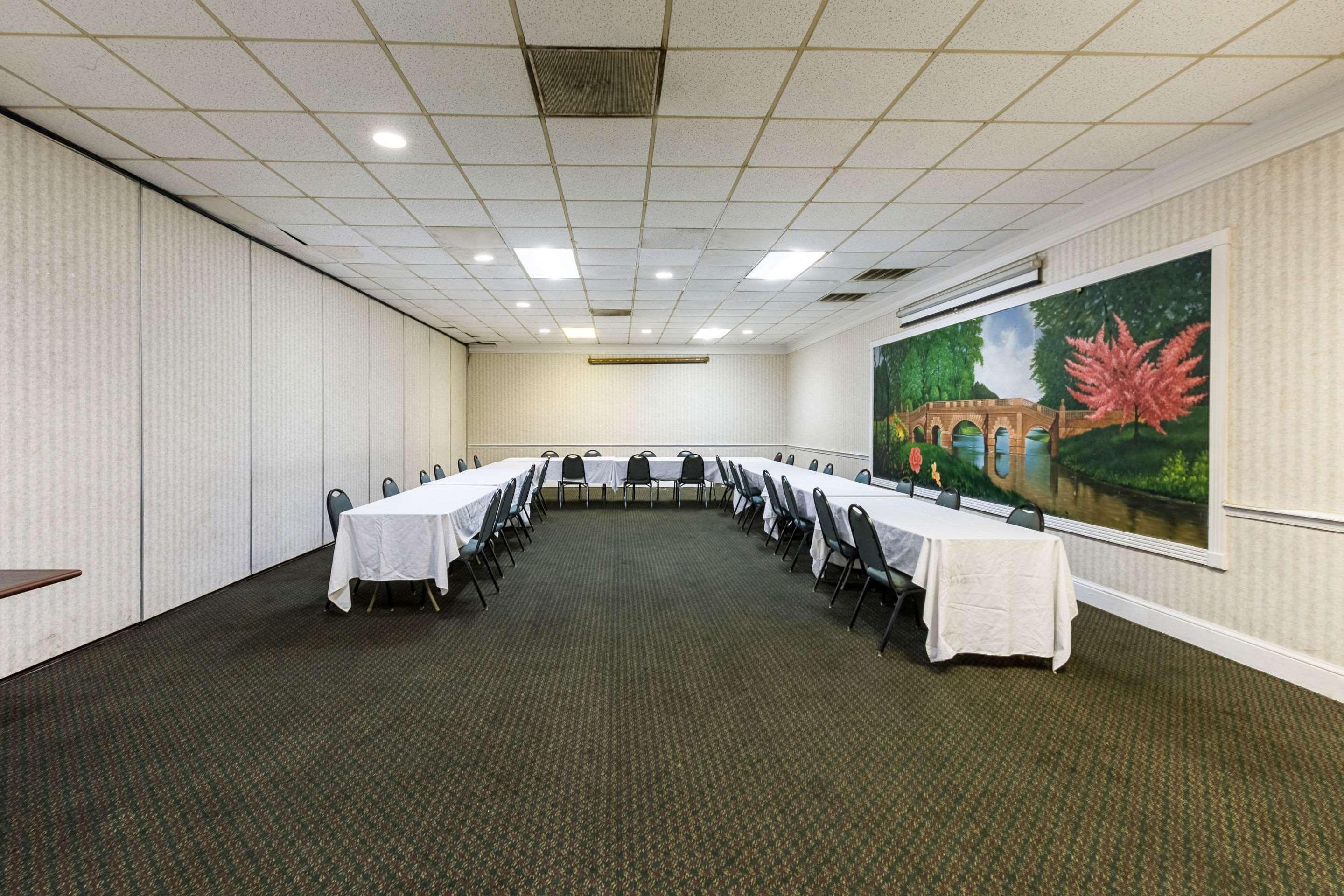 Orangeburg Inn & Suites Екстериор снимка